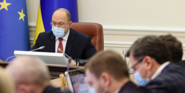 «Президентську тисячу» вакцинованим виплатять на віртуальні картки, – Шмигаль
